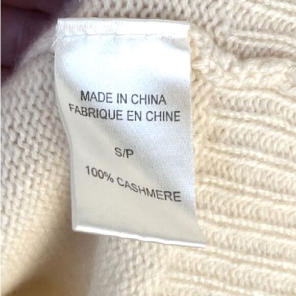 THEORY | 100% Cashmere Cream Scoop-Neck Sweater (Small) - Picture 4 of 6